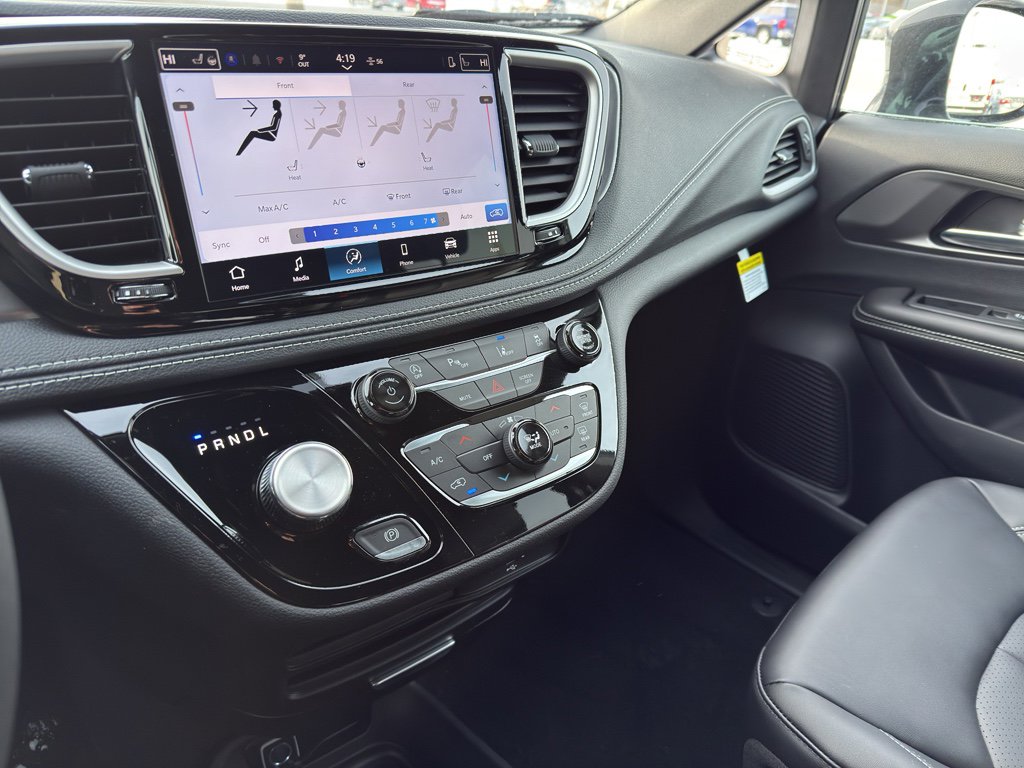 New 2026 Chrysler Pacifica Select image 20