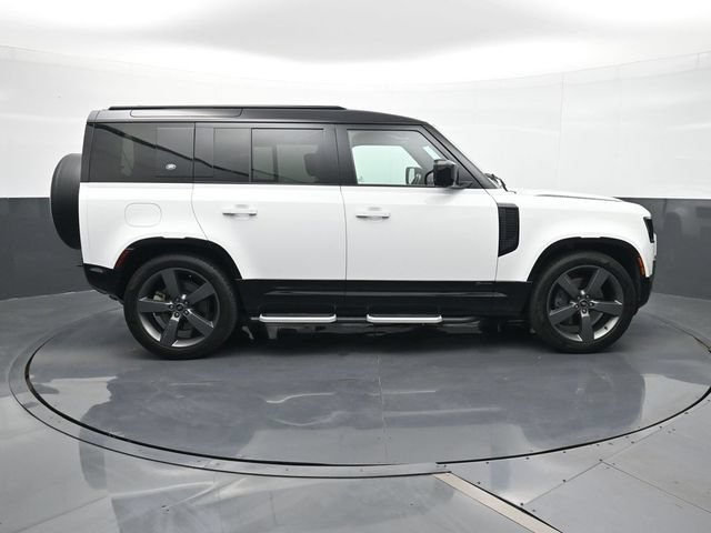 Used 2021 Land Rover Defender 110 X-Dynamic HSE AWD/4WD image 21