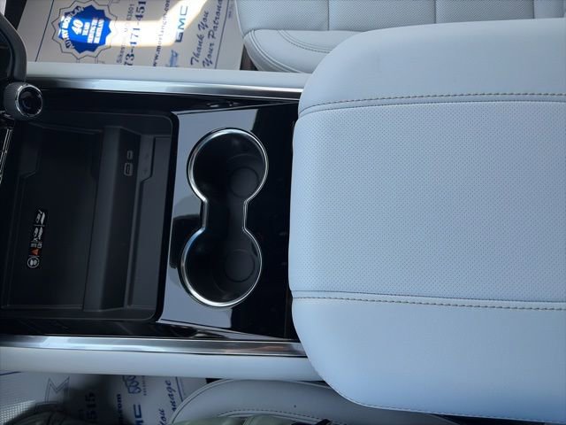 New 2026 Chevrolet Suburban Premier w/ Sun And Tow Package AWD/4WD image 24
