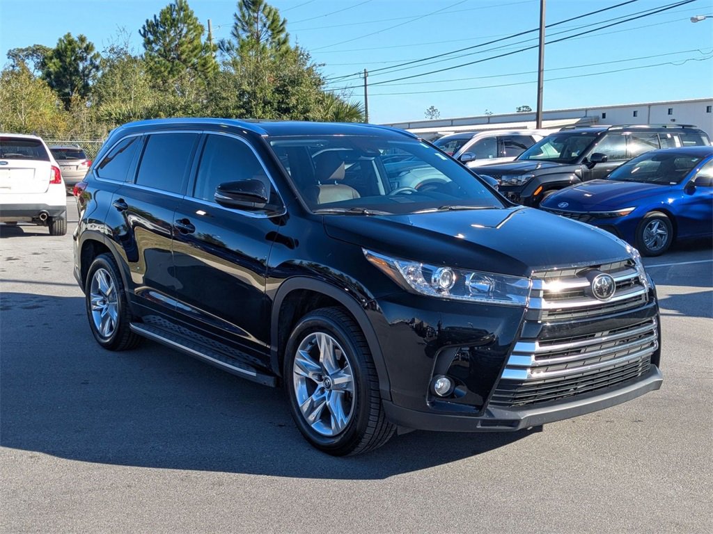 Used 2018 Toyota Highlander Limited Platinum image 3