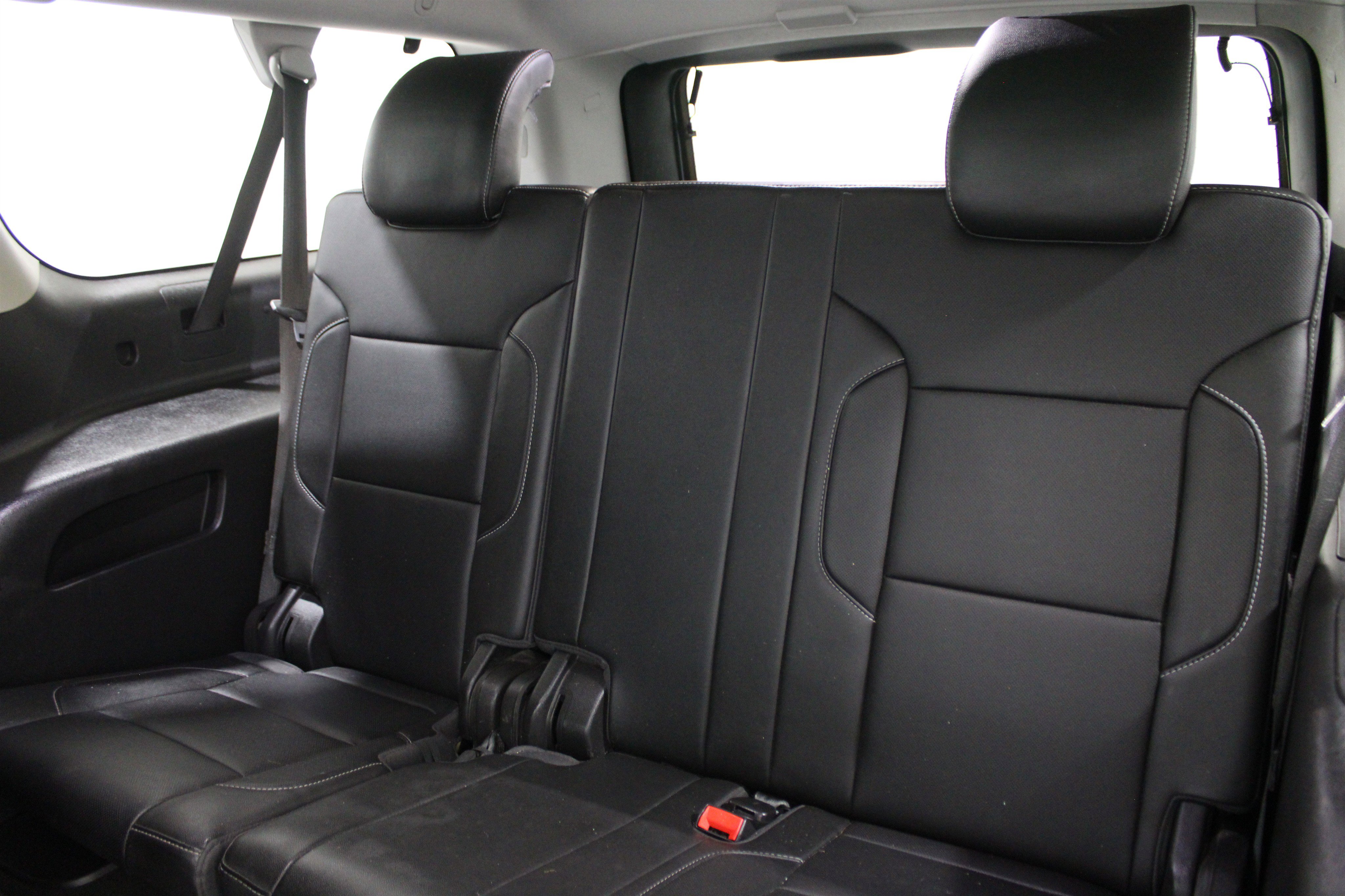 Used 2018 Chevrolet Suburban Premier image 25