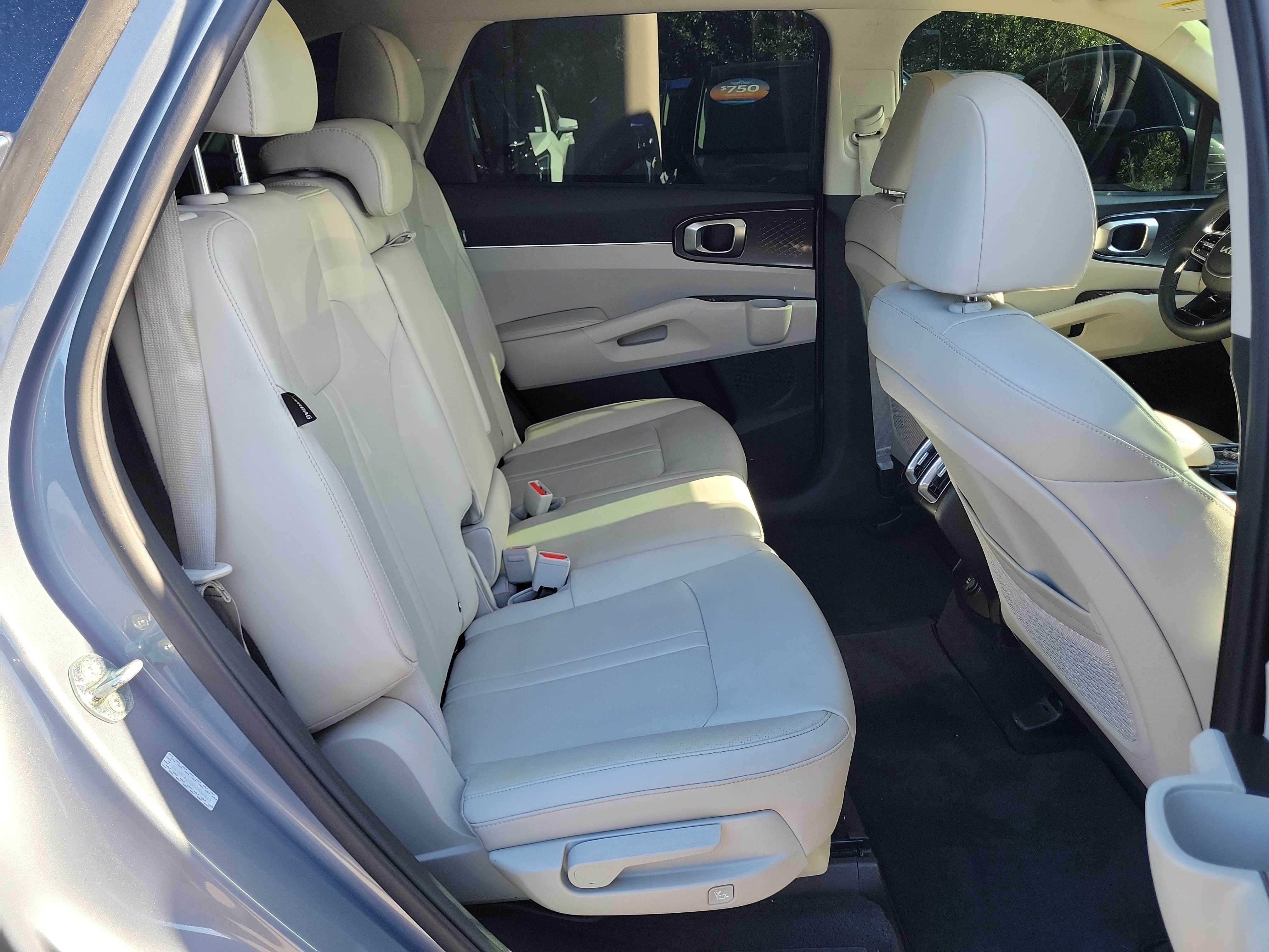 Certified 2025 Kia Sorento S w/ Panoramic Sunroof Package FWD image 12