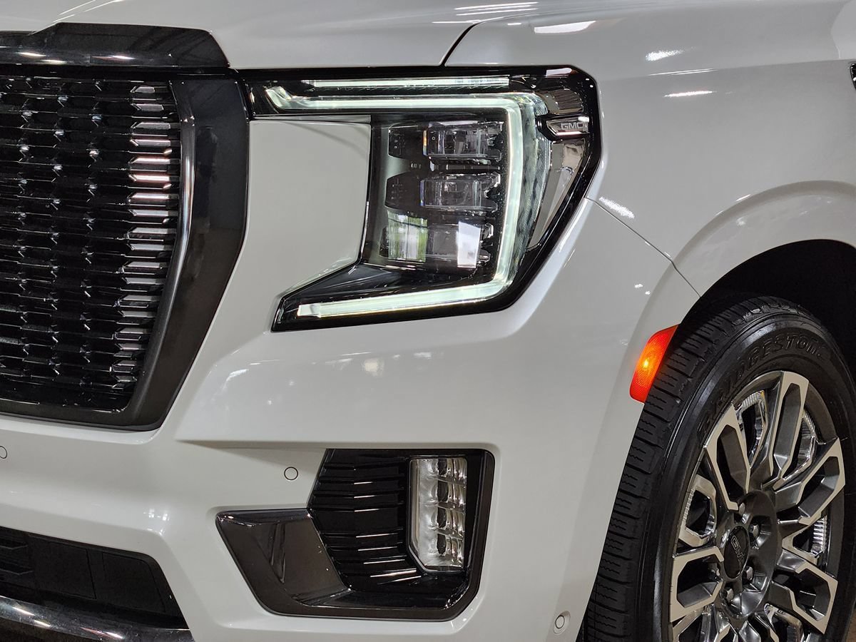Used 2023 GMC Yukon Denali Ultimate AWD/4WD image 14