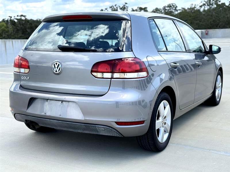 Used 2010 Volkswagen Golf 4-Door image 4