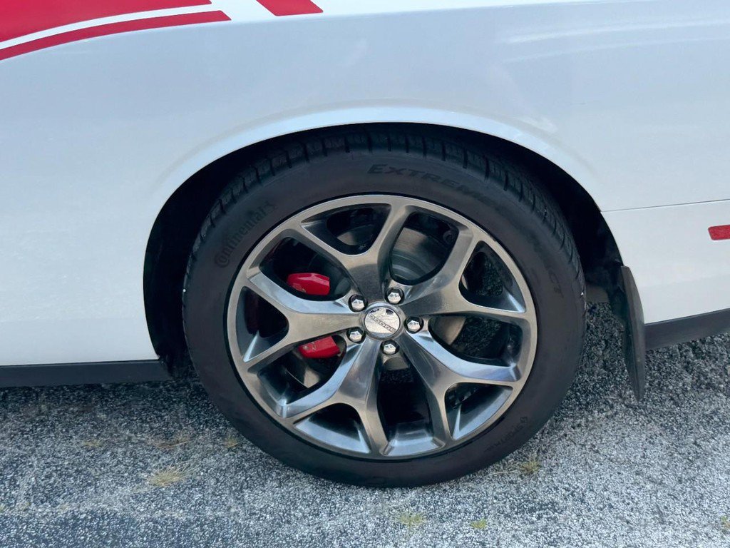 Used 2015 Dodge Challenger R/T Plus RWD image 9