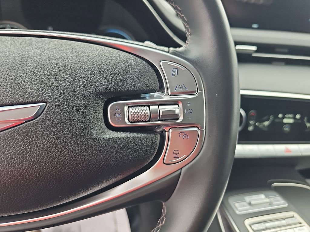 Used 2025 Genesis GV70 2.5T AWD/4WD image 18