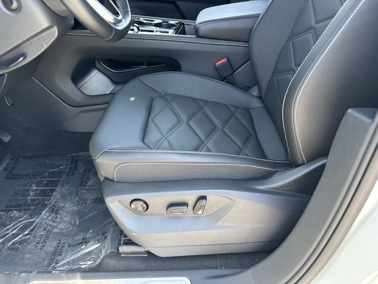 Used 2025 Volkswagen Atlas SE FWD image 18