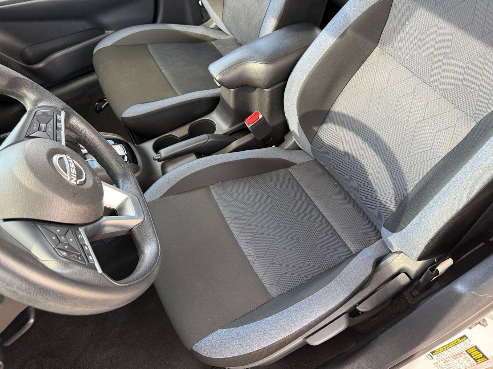 Used 2025 Nissan Versa SV FWD image 31