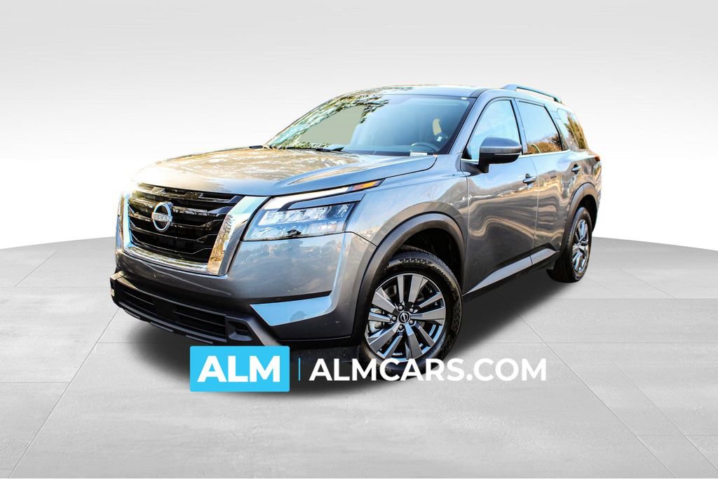 Used 2025 Nissan Pathfinder SV image 1