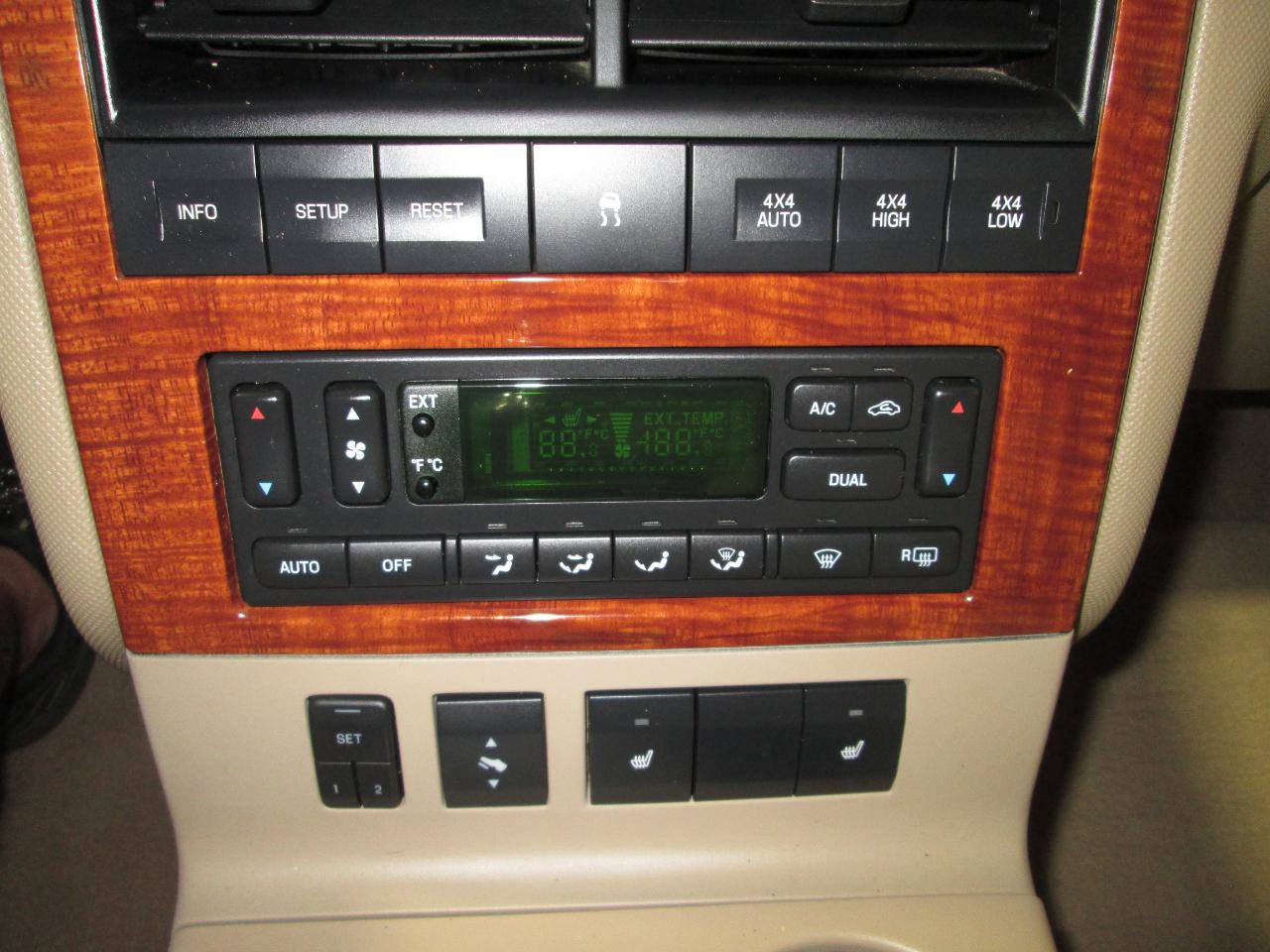 Used 2008 Ford Explorer Eddie Bauer AWD/4WD image 28