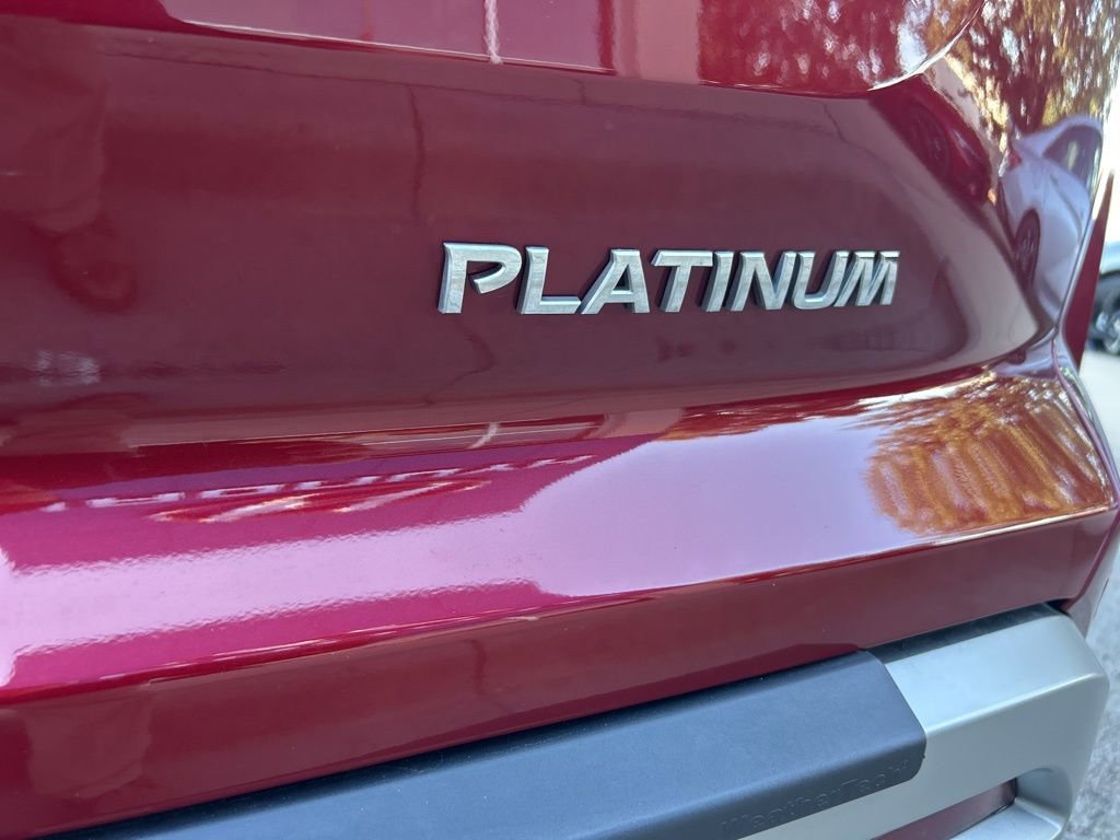 Used 2024 Nissan Pathfinder Platinum image 18