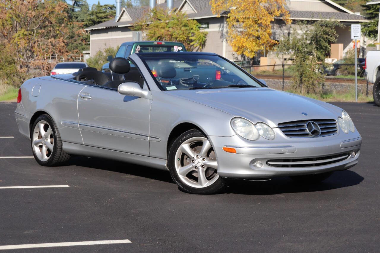 Used 2005 Mercedes-Benz CLK 320 Cabriolet image 1