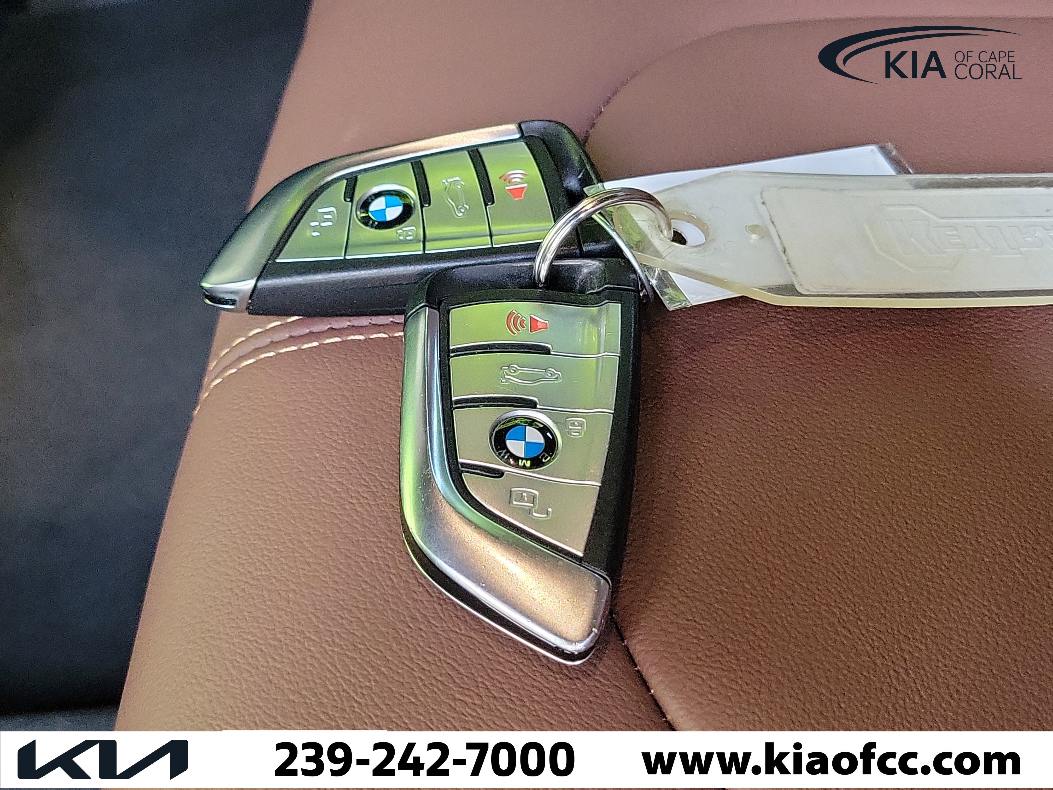 Used 2021 BMW X6 xDrive40i w/ Premium Package image 32