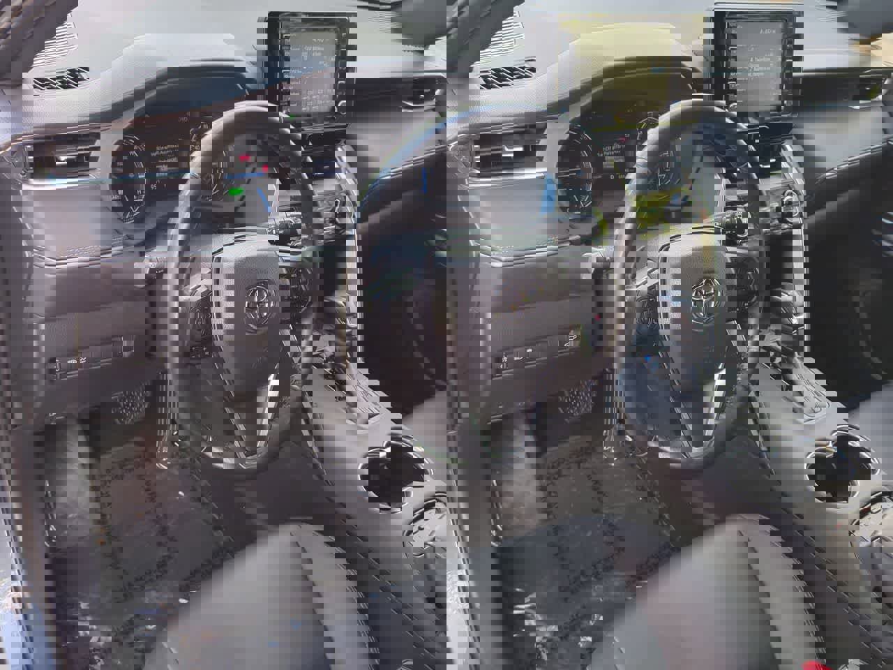 Used 2022 Toyota Venza XLE image 10