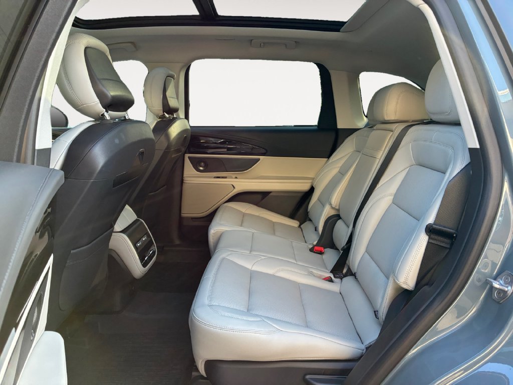 Used 2026 Lincoln Nautilus Premier w/ Equipment Group 102A AWD/4WD image 13