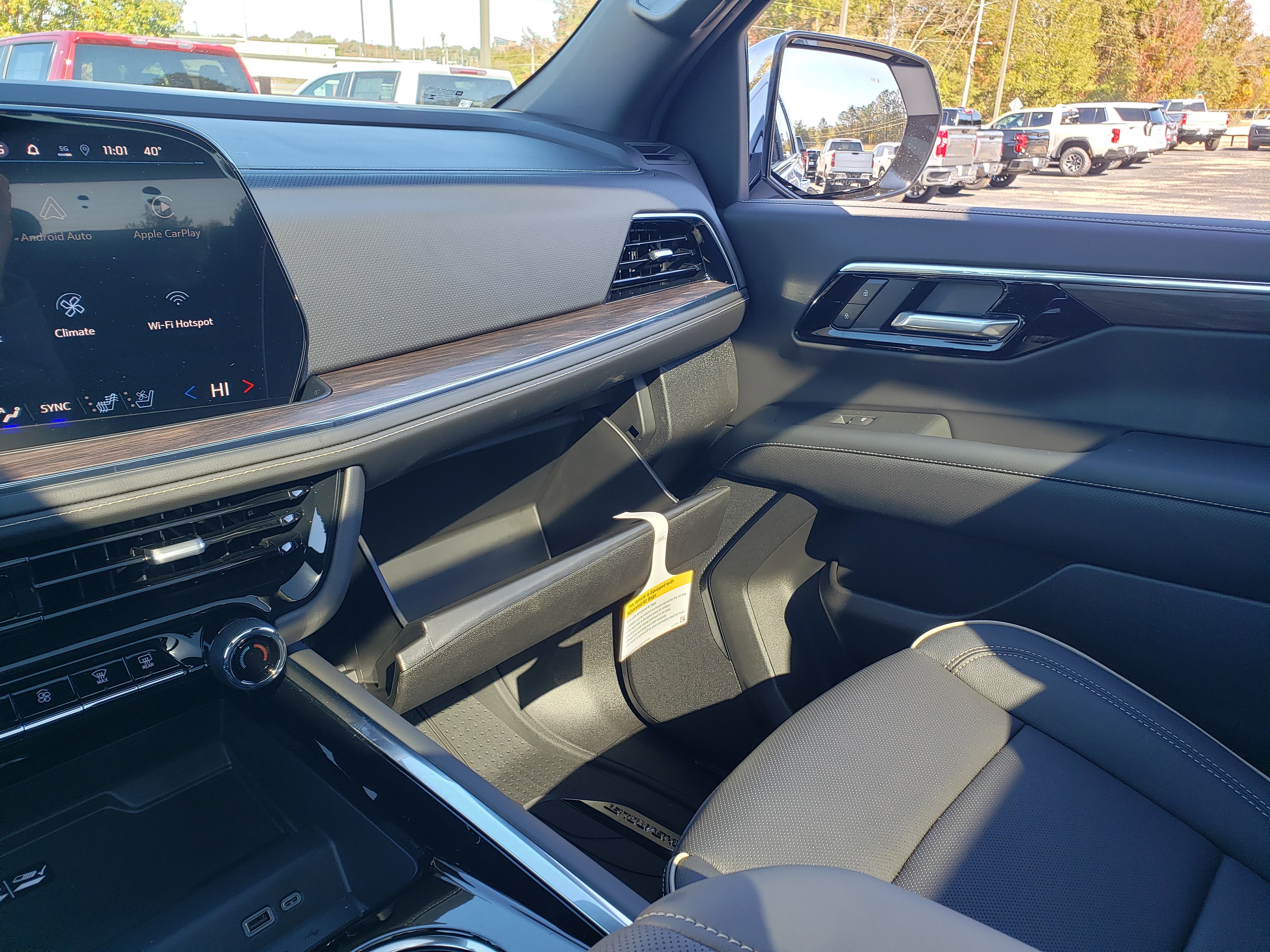 New 2026 Chevrolet Suburban Premier image 28