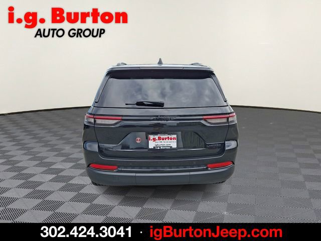 Used 2024 Jeep Grand Cherokee Limited w/ Black Appearance Package AWD/4WD image 5