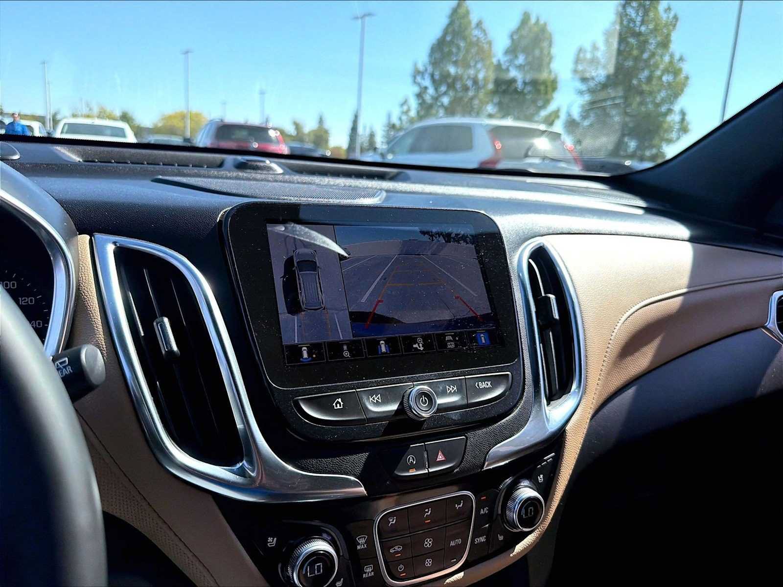 Used 2024 Chevrolet Equinox Premier AWD/4WD image 22