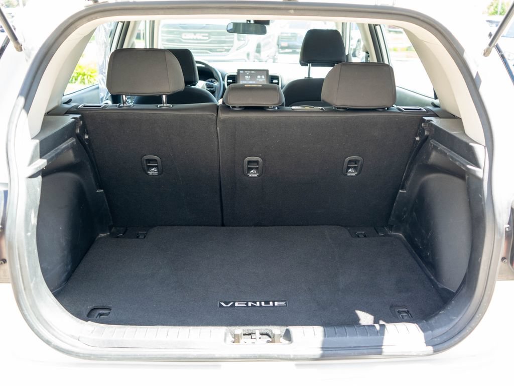 Used 2021 Hyundai Venue SE FWD image 29