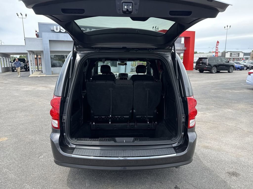 Used 2019 Dodge Grand Caravan SE FWD image 17