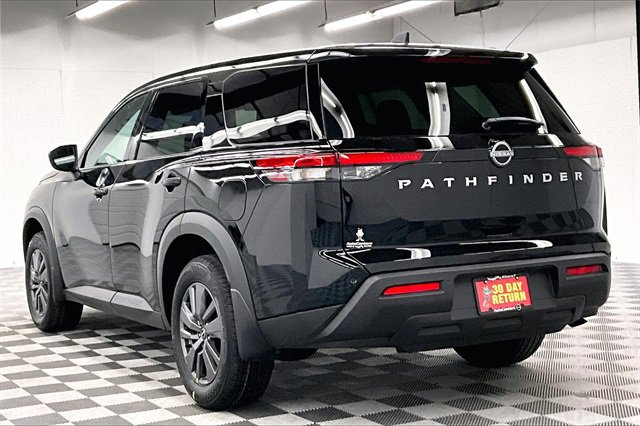 New 2025 Nissan Pathfinder S image 3