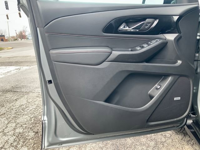Used 2023 Chevrolet Traverse RS image 14