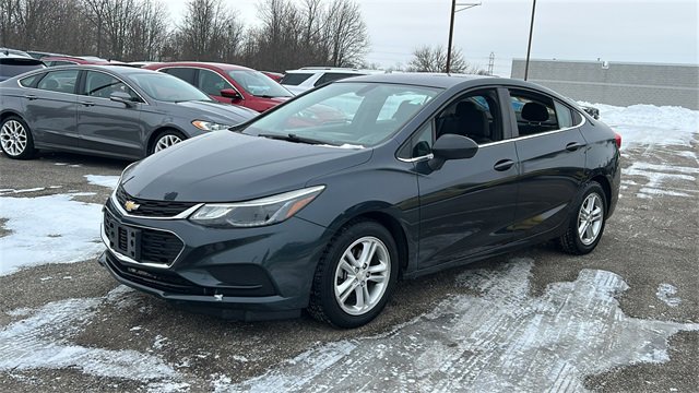 Used 2018 Chevrolet Cruze LT image 2