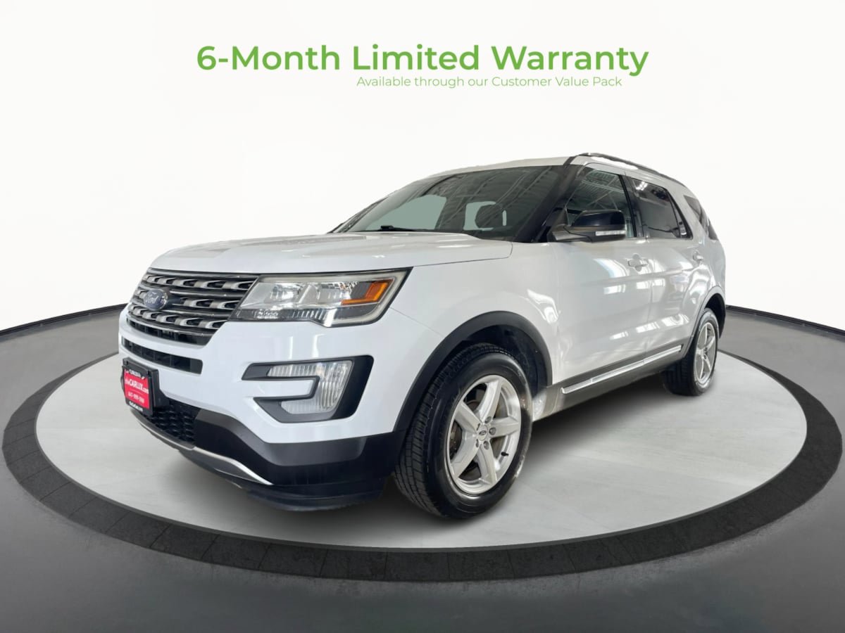 Used 2017 Ford Explorer XLT AWD/4WD image 3