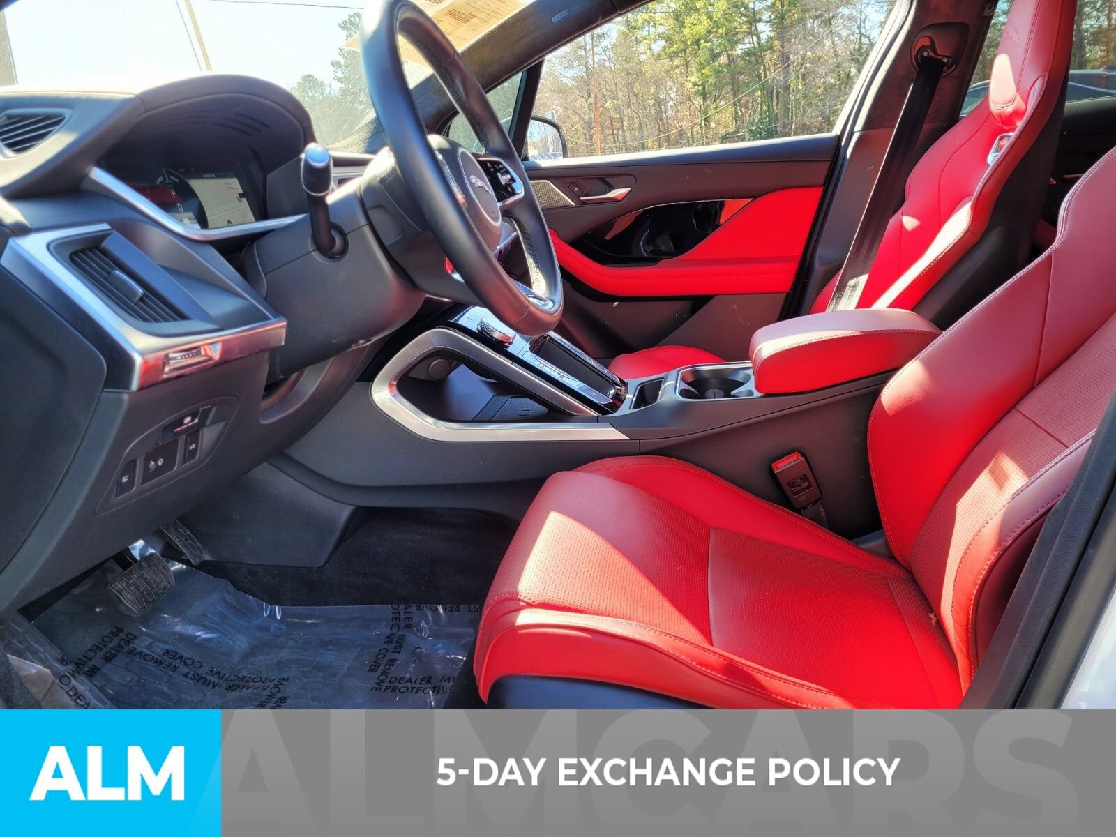 Used 2024 Jaguar I-PACE R-Dynamic HSE AWD/4WD image 3