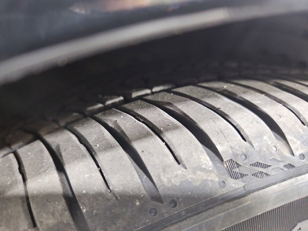 Used 2013 Hyundai Veloster Turbo w/ Ultimate Pkg image 28