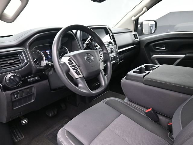Used 2022 Nissan Titan SV image 18