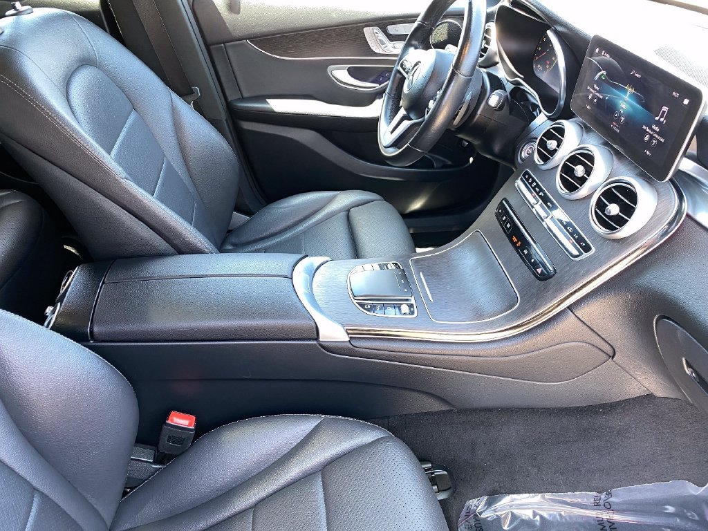 Used 2022 Mercedes-Benz GLC 300 image 9