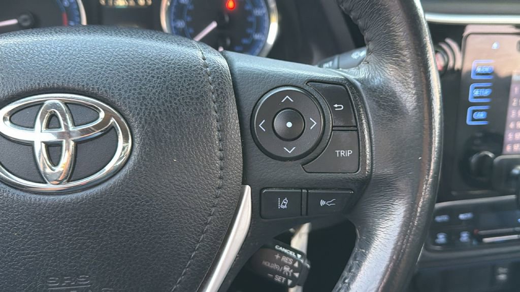 Used 2017 Toyota Corolla SE image 28