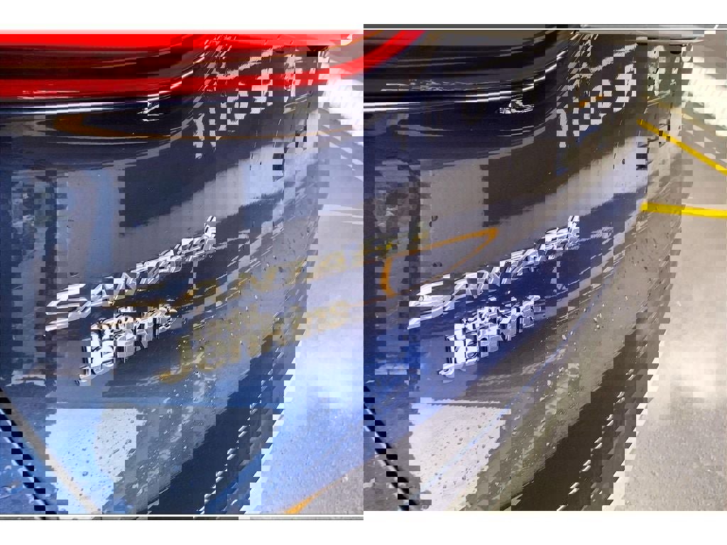 Used 2020 Hyundai Santa Fe SE image 9