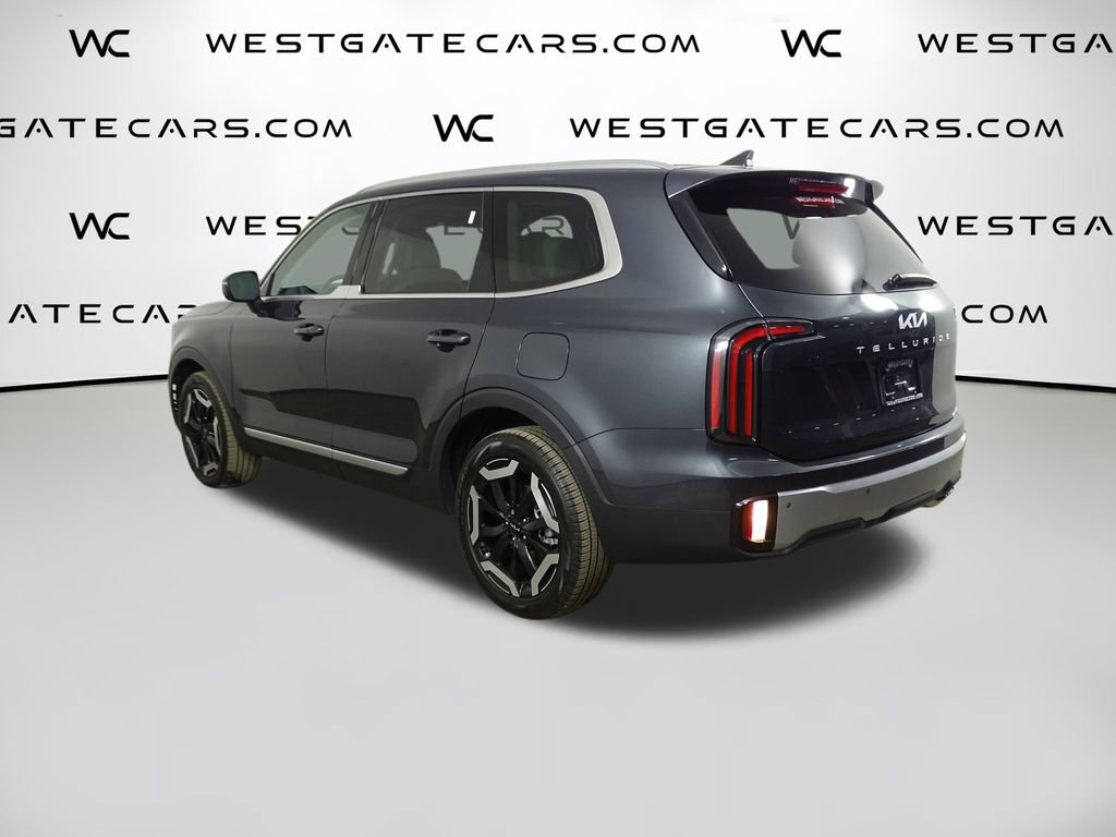 Used 2024 Kia Telluride EX w/ EX Captain's Chair Package image 5