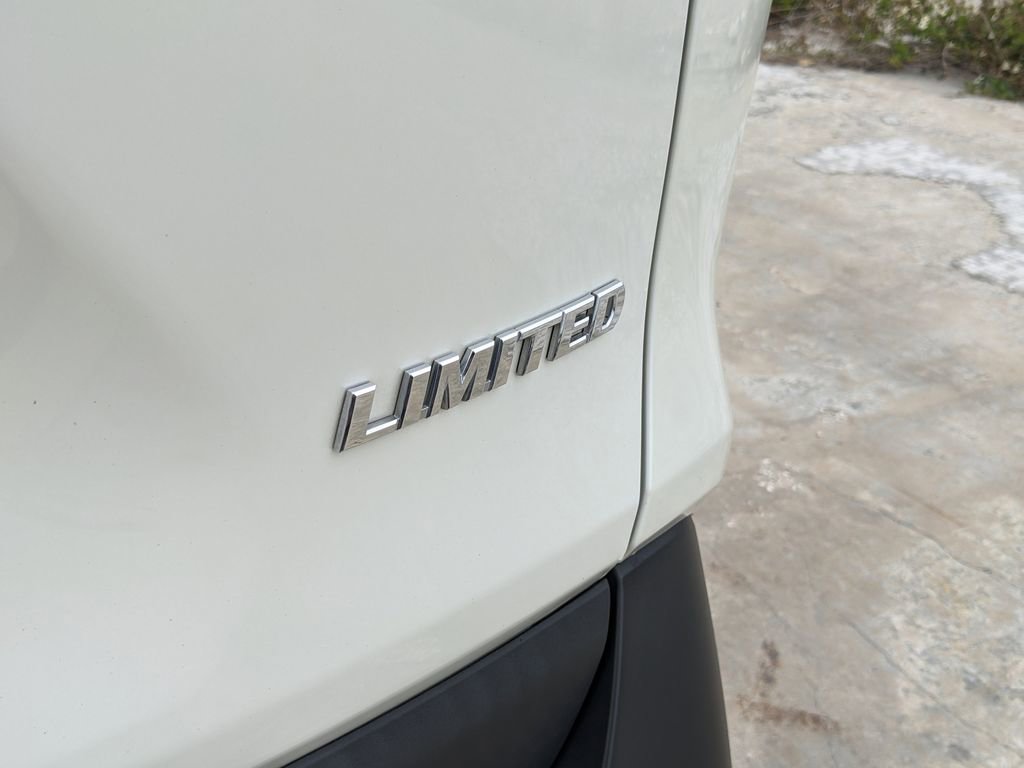 Used 2022 Toyota RAV4 Limited image 13