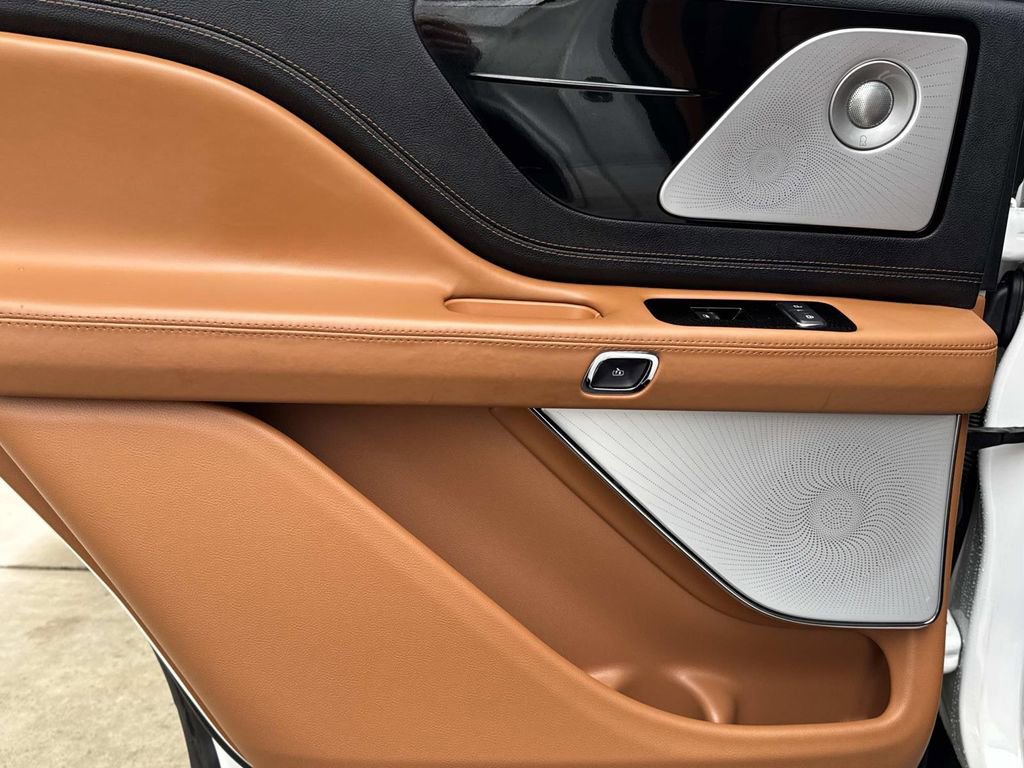 Used 2022 Lincoln Aviator Black Label w/ Dynamic Handling Package image 22