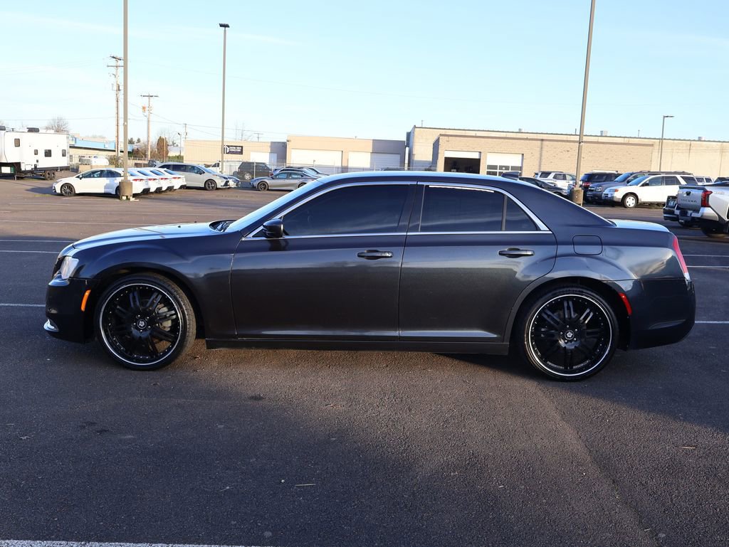 Used 2016 Chrysler 300 Limited image 3