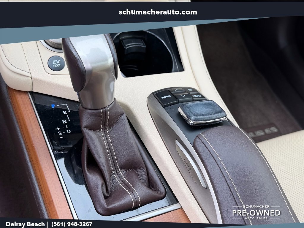 Used 2018 Lexus ES 300h w/ Luxury Package FWD image 21