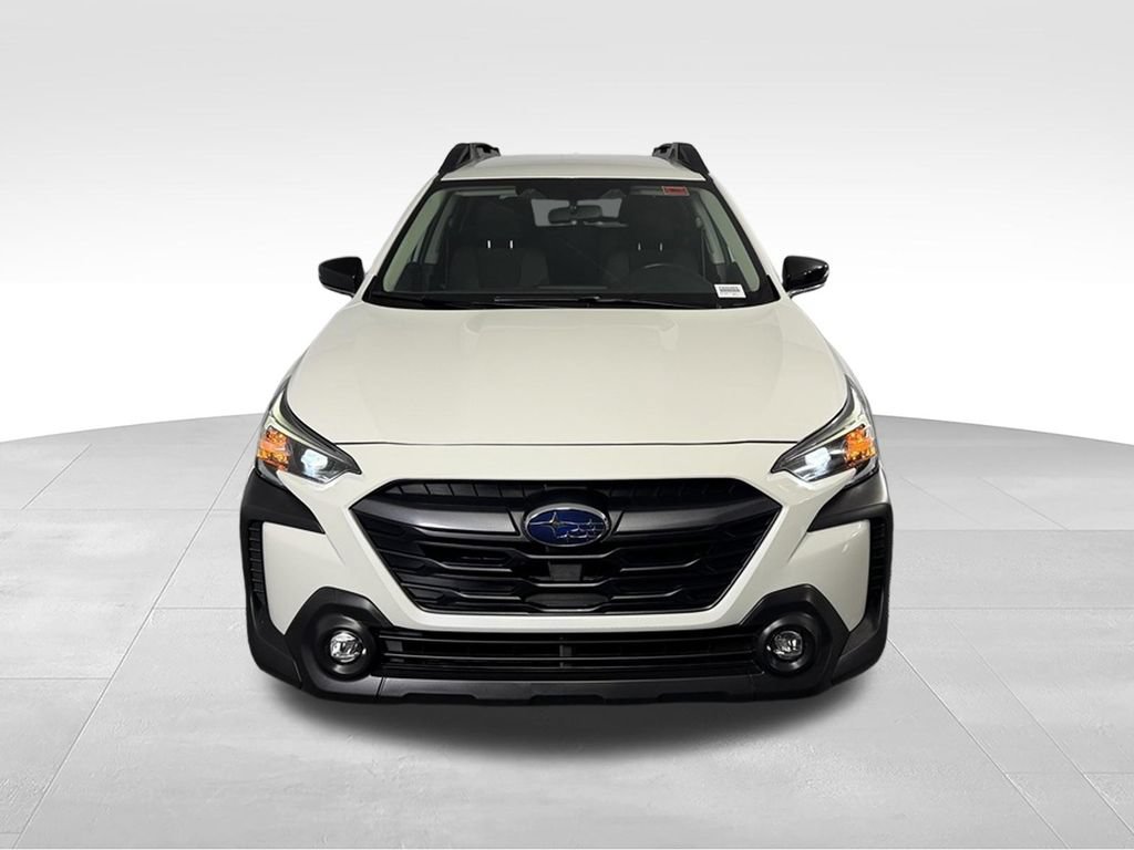 Used 2025 Subaru Outback Premium AWD/4WD image 3