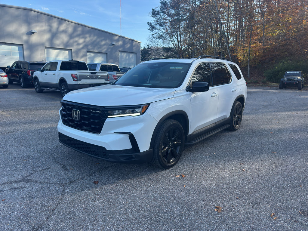 Used 2025 Honda Pilot Black Edition image 10