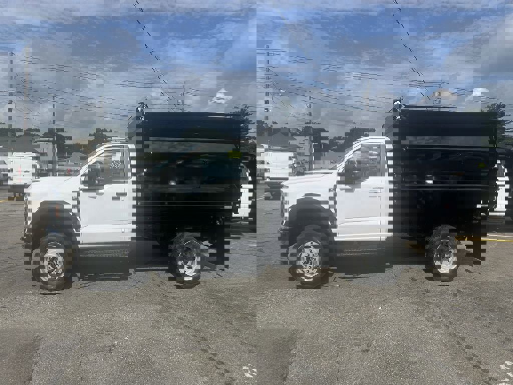 New 2025 Ford F550 4x4 Regular Cab Super Duty image 8