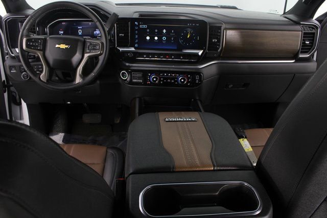 Used 2024 Chevrolet Silverado 3500 High Country w/ Technology Package image 11