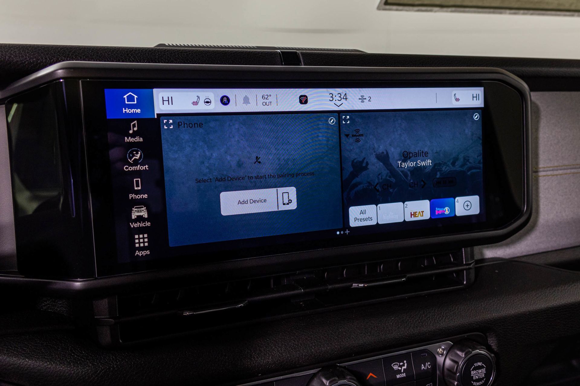 New 2026 Jeep Gladiator Willys image 9