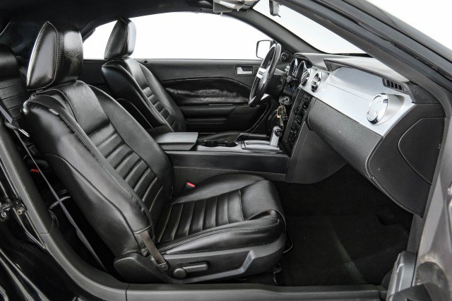 Used 2006 Ford Mustang GT RWD image 28