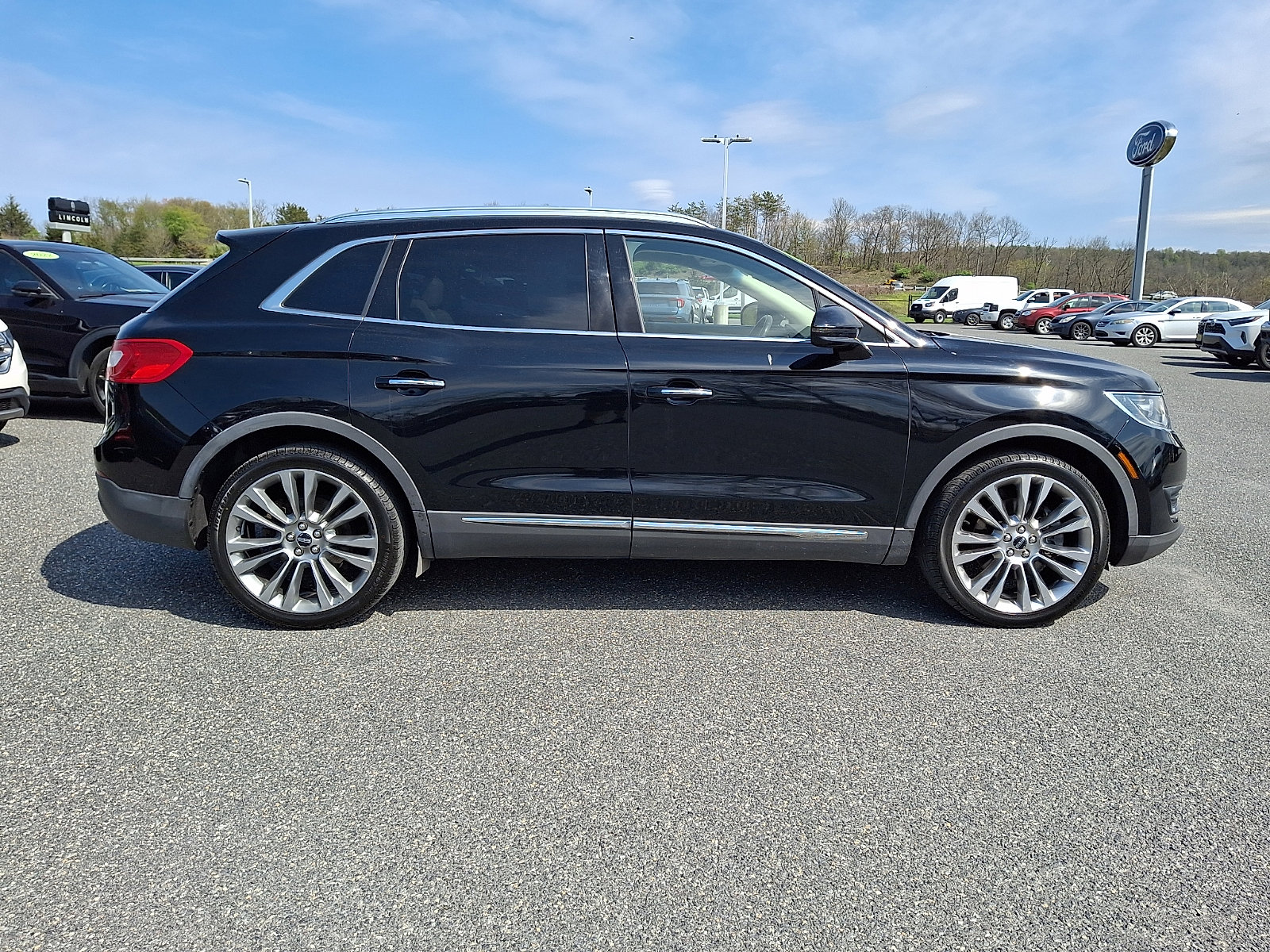 Used 2016 Lincoln MKX Reserve w/ Driver Assistance Package AWD/4WD image 7
