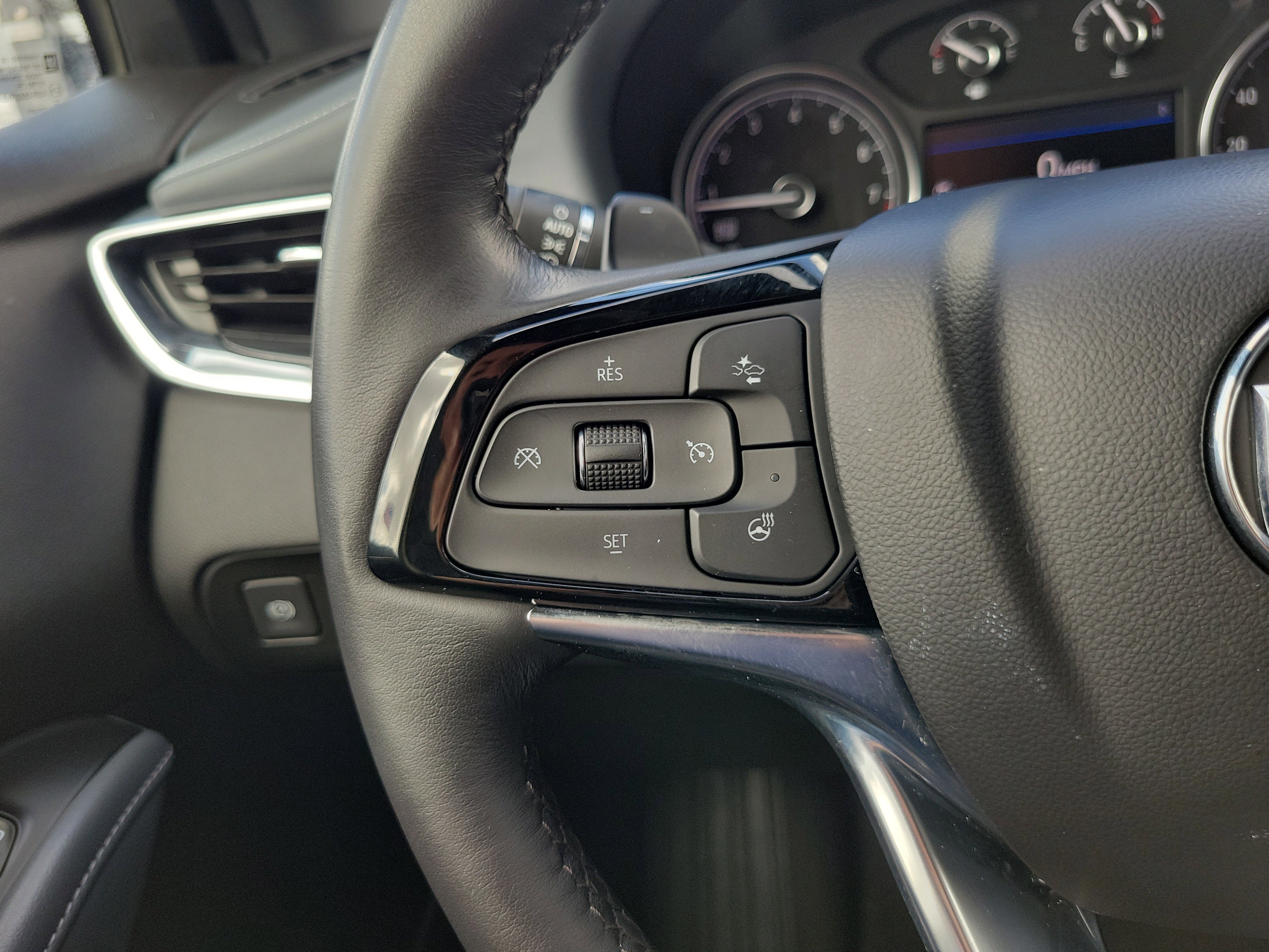 Used 2024 Buick Enclave Essence image 19