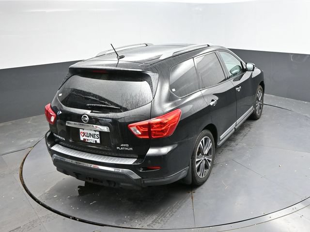 Used 2017 Nissan Pathfinder Platinum w/ Family Entertainment Package AWD/4WD image 16