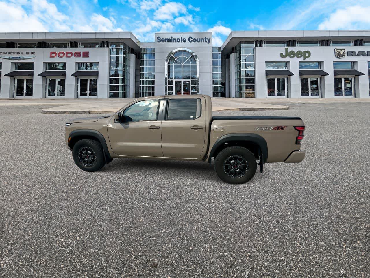 Used 2024 Nissan Frontier PRO-4X w/ Pro Premium Package AWD/4WD image 5