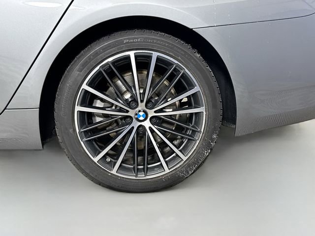 Used 2023 BMW 530e xDrive w/ Premium Package image 32